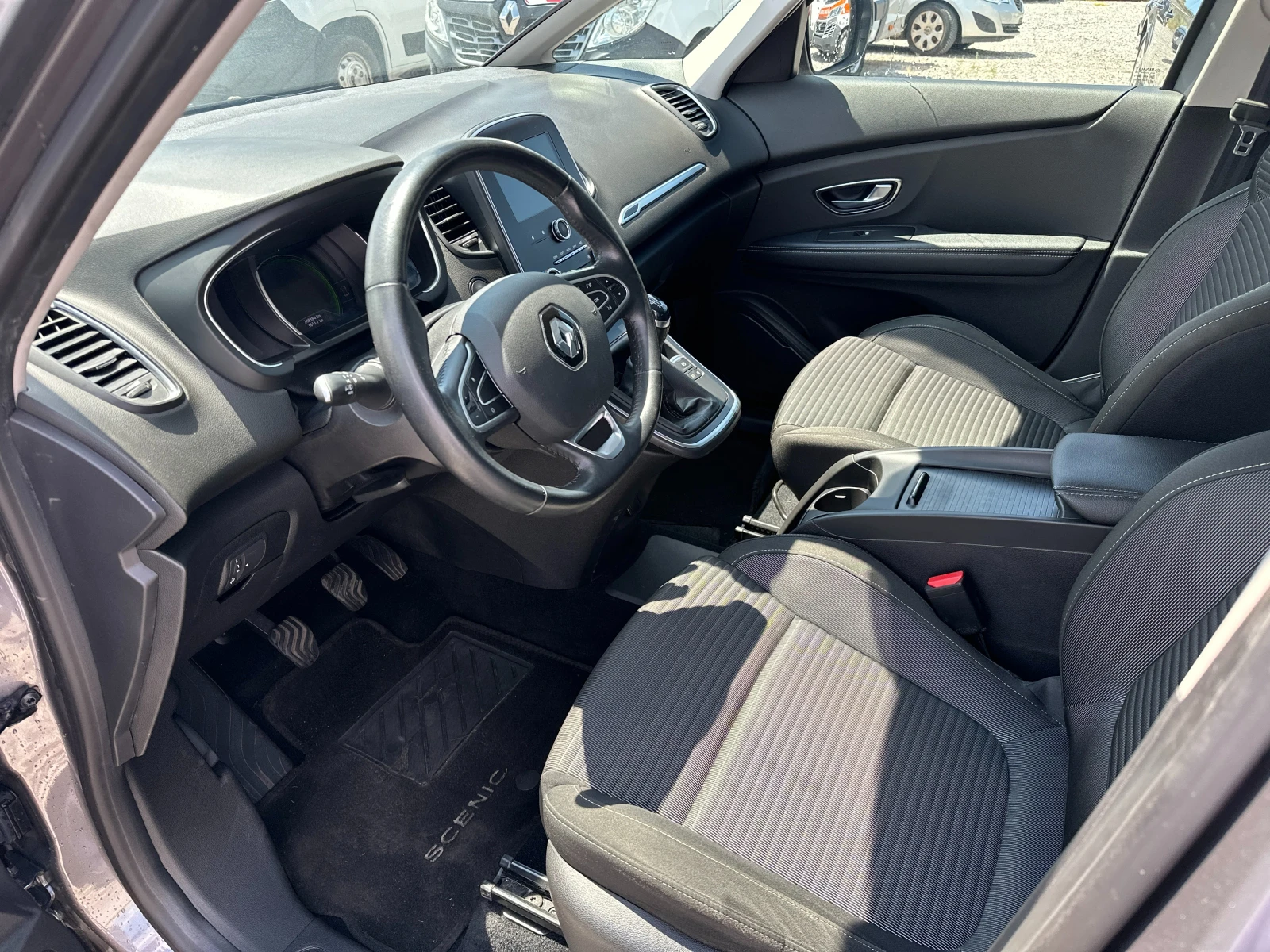Renault Scenic 1.7dCi INITIALE - изображение 6