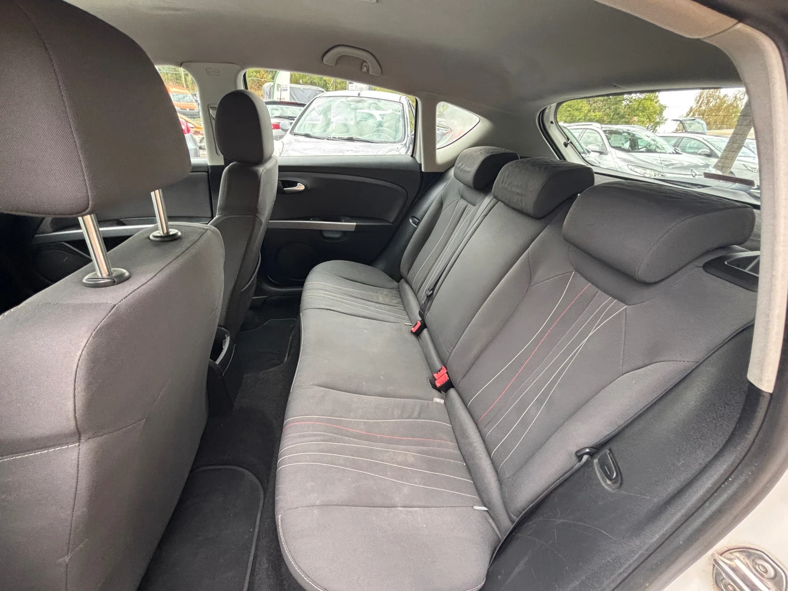 Seat Leon 1.6TDI - изображение 9