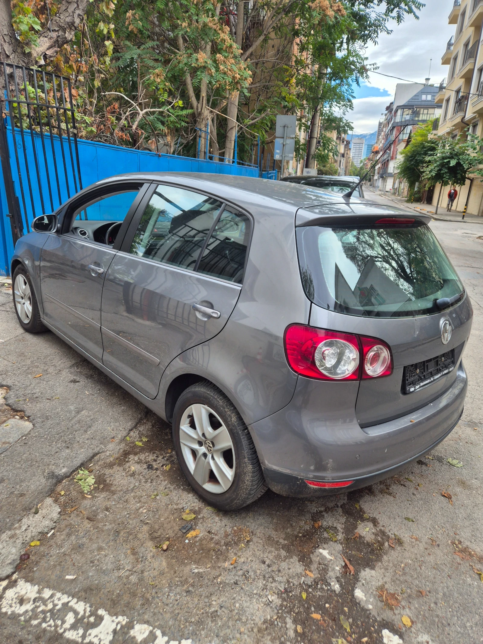 VW Golf Plus 1.6 FSI АВТОМАТИК! - изображение 6