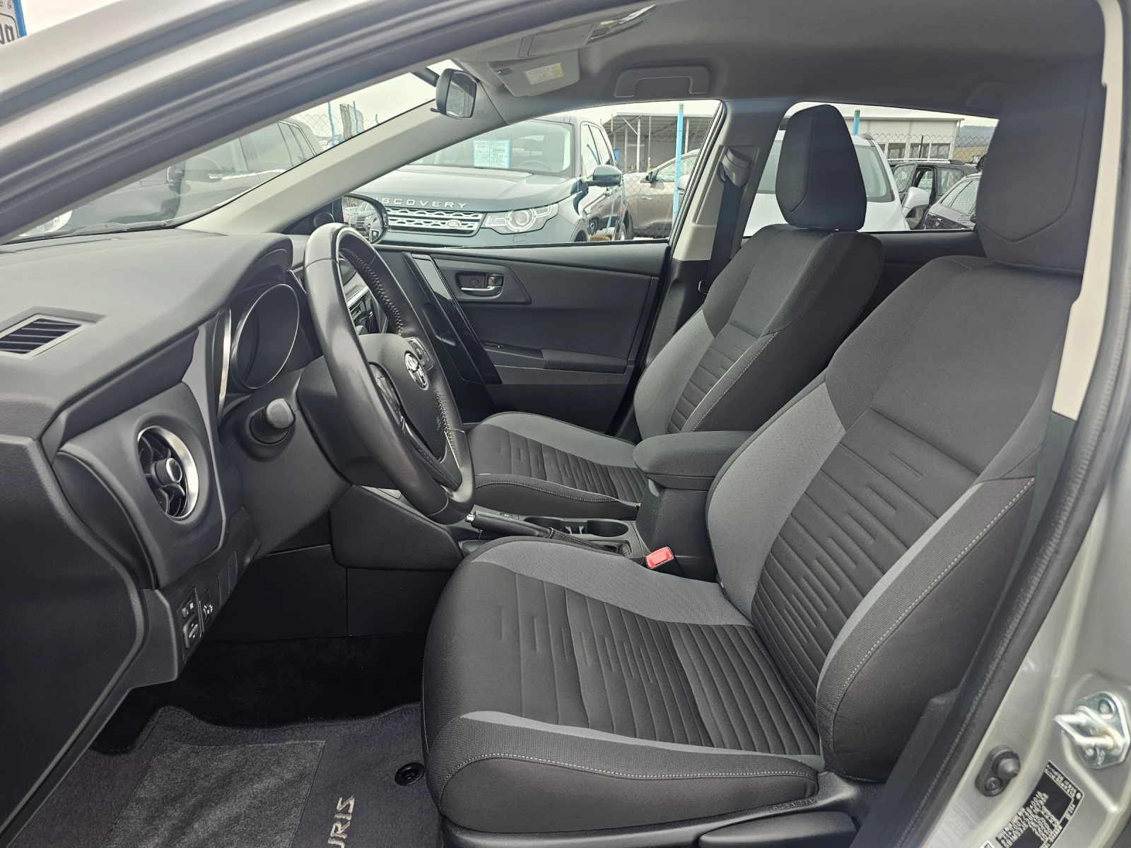 Toyota Auris 1.8 HIBRID  - изображение 9