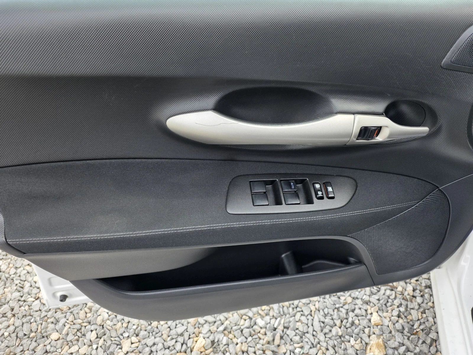 Toyota Auris 1.4d4d 90k.c | Mobile.bg � ����������� 9