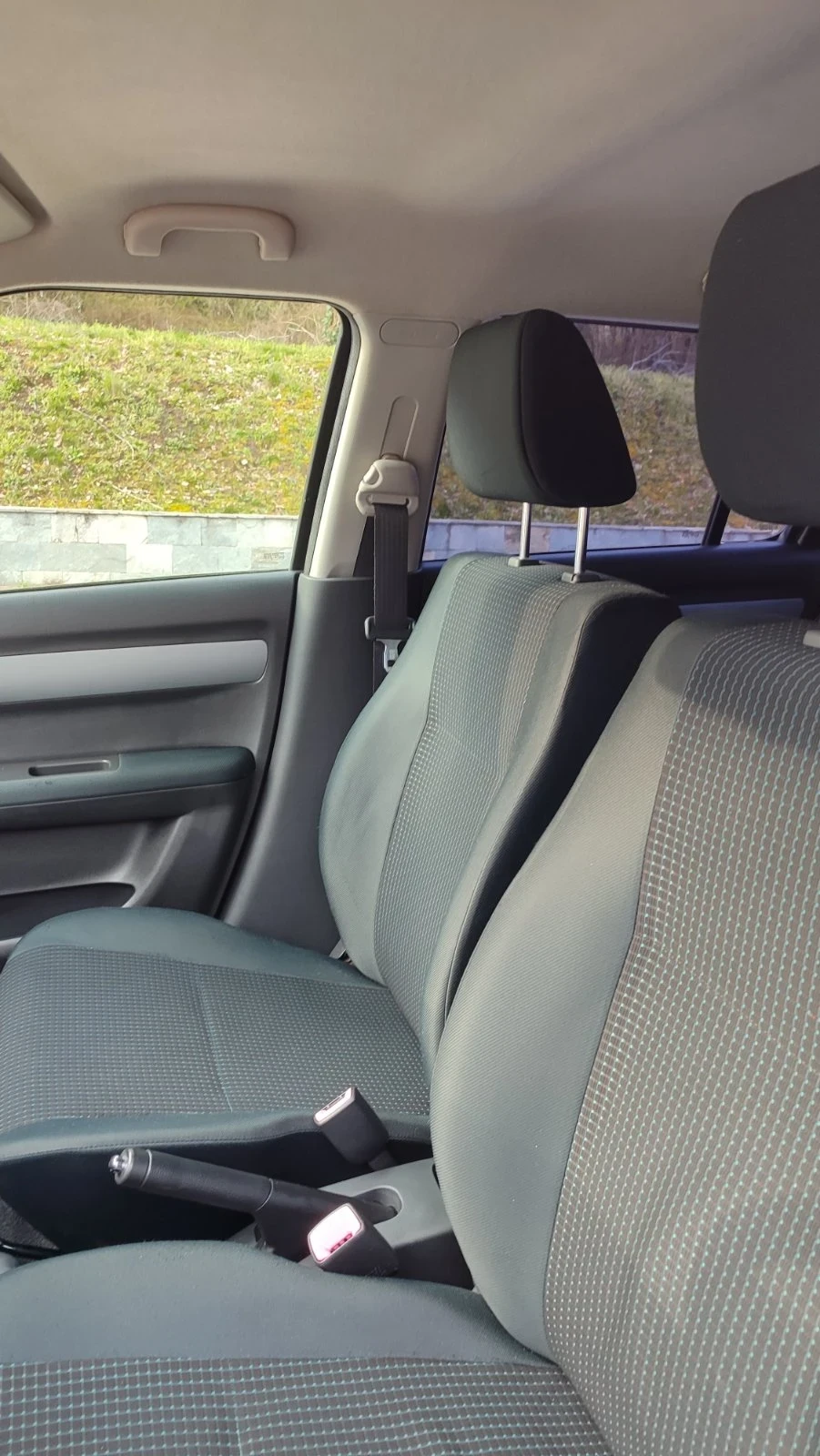 Suzuki Swift 83000km, снимка 10 - Автомобили и джипове - 54092923