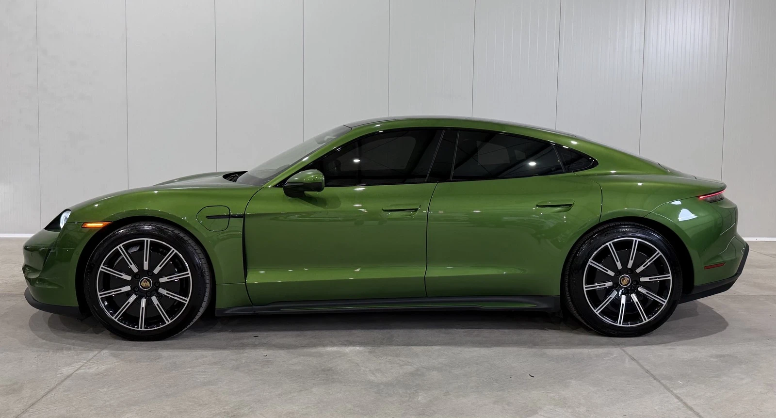Porsche Taycan 4S Performance Plus 94kw, снимка 2 - Автомобили и джипове - 54294421