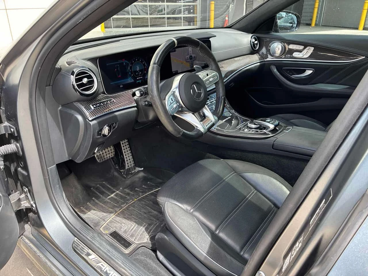 Mercedes-Benz E 63 AMG * S * CARFAX * АВТОКРЕДИТ БЕЗ ПЪРВОНАЧАЛНА ВНОСКА , снимка 7 - Автомобили и джипове - 54626666