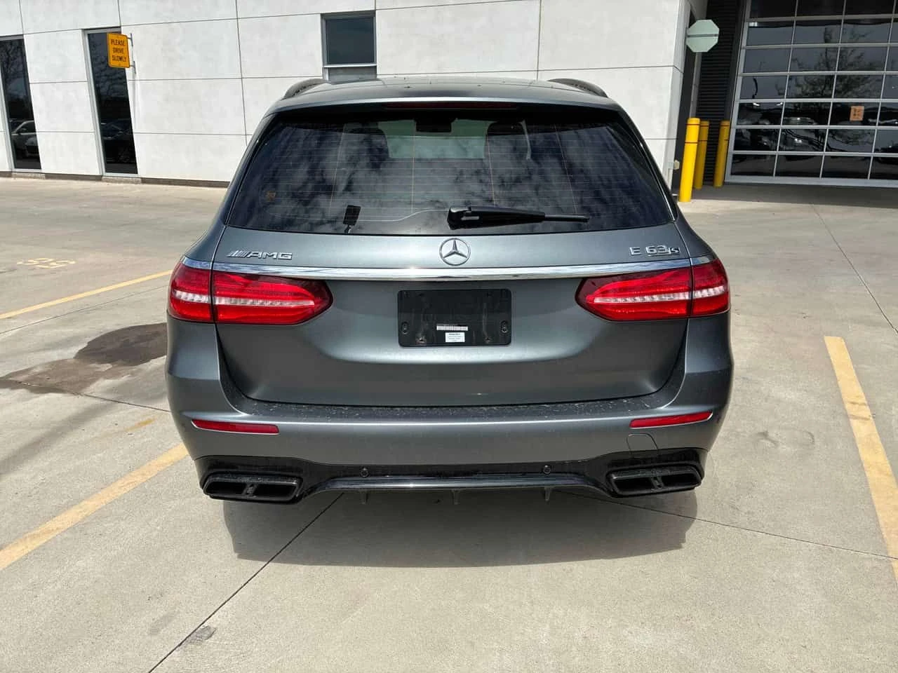 Mercedes-Benz E 63 AMG * S * CARFAX * АВТОКРЕДИТ БЕЗ ПЪРВОНАЧАЛНА ВНОСКА , снимка 4 - Автомобили и джипове - 54626666