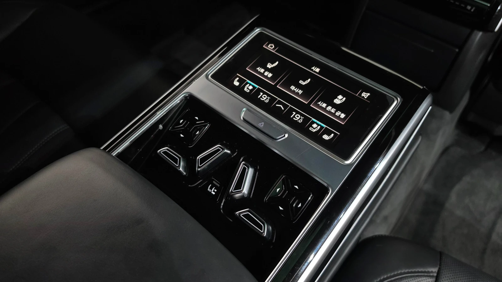 Audi A8 55 TFSI Quattro, снимка 13 - Автомобили и джипове - 54720635