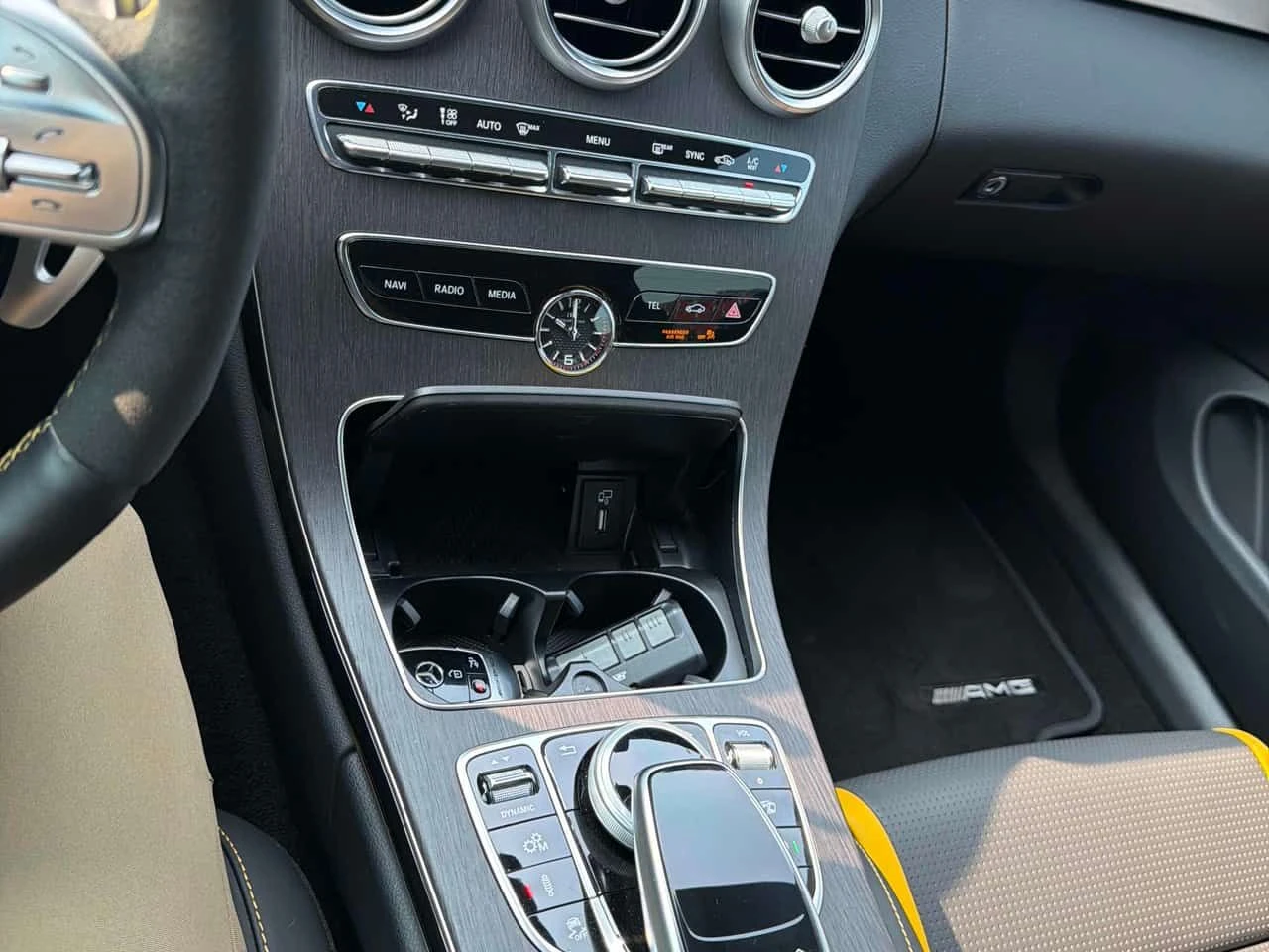 Mercedes-Benz C 63 AMG S * CARFAX * ОПЦИЯ ЗА ФИНАНСИРАНЕ, снимка 9 - Автомобили и джипове - 55434067