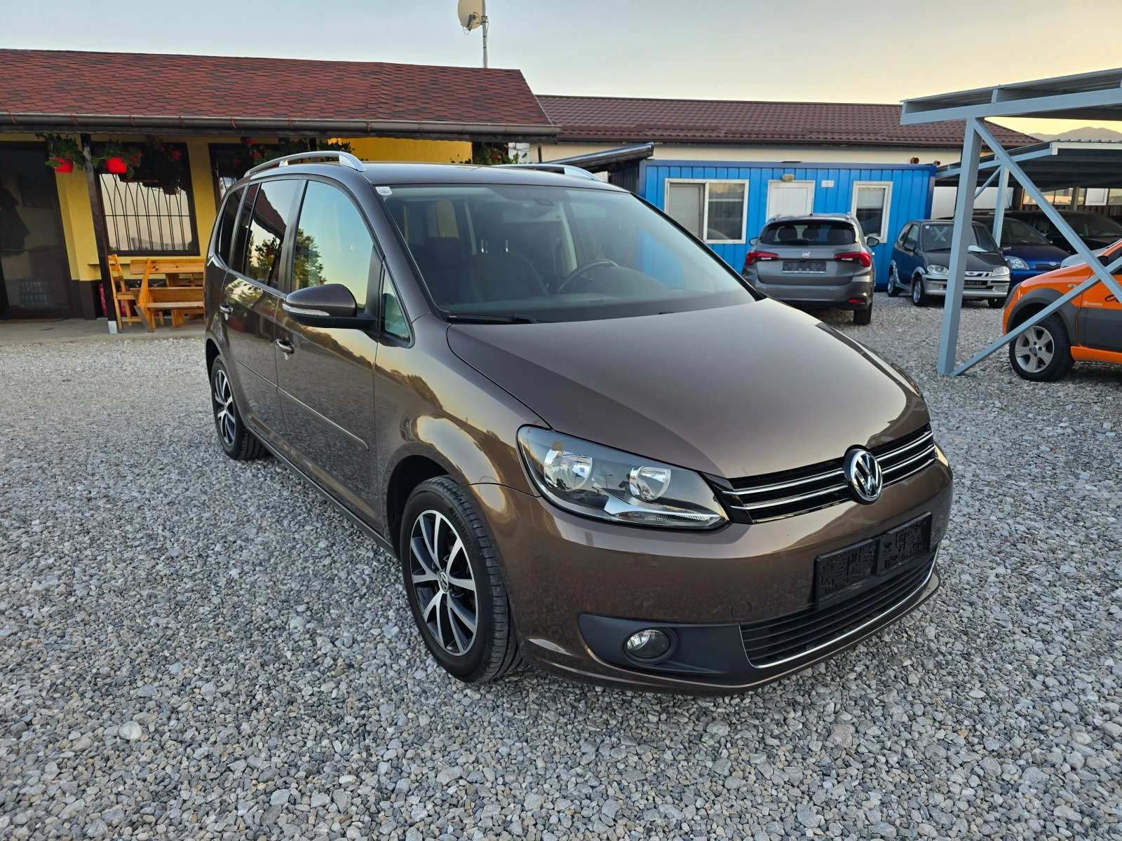 VW Touran 1.6TDI EURO 5b! ! НАВИГАЦИЯ, снимка 7 - Автомобили и джипове - 55651177