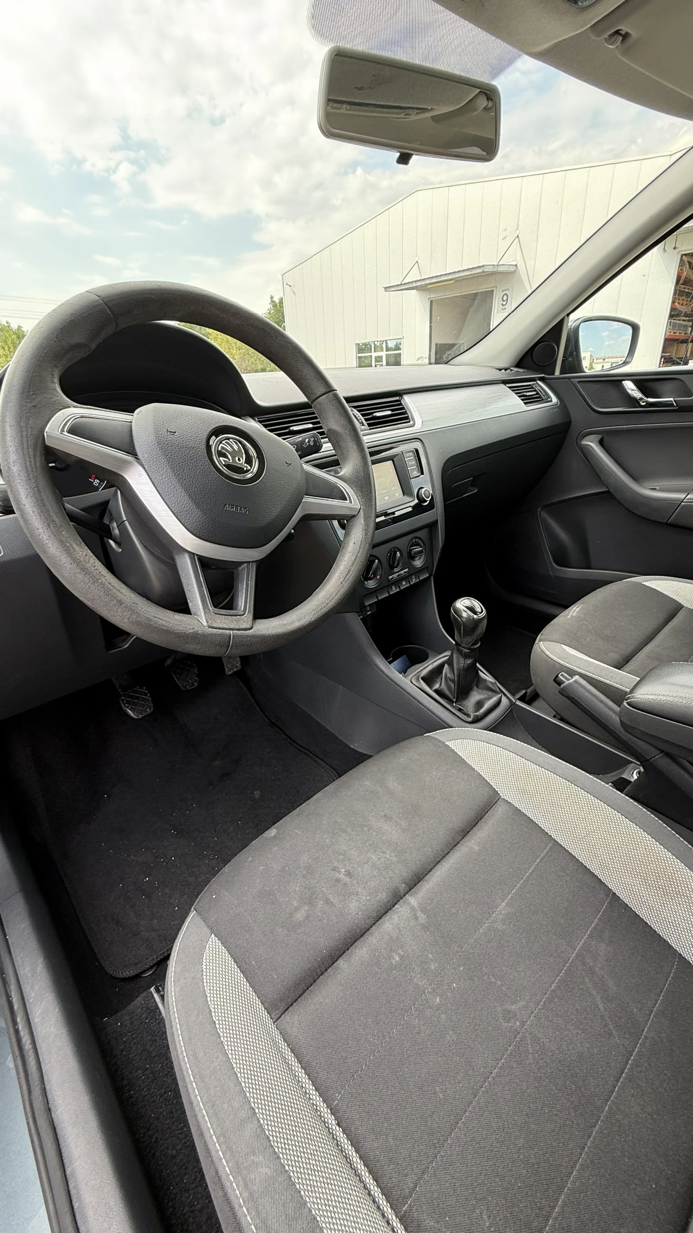 Skoda Rapid, снимка 6 - Автомобили и джипове - 55841319
