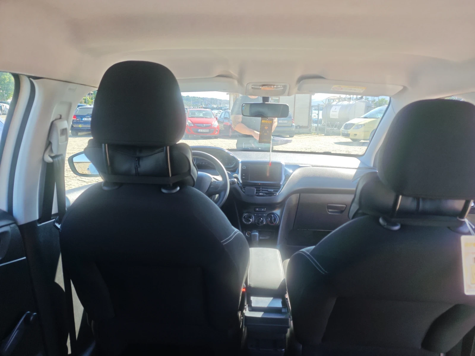 Peugeot 208, снимка 12 - Автомобили и джипове - 55956987
