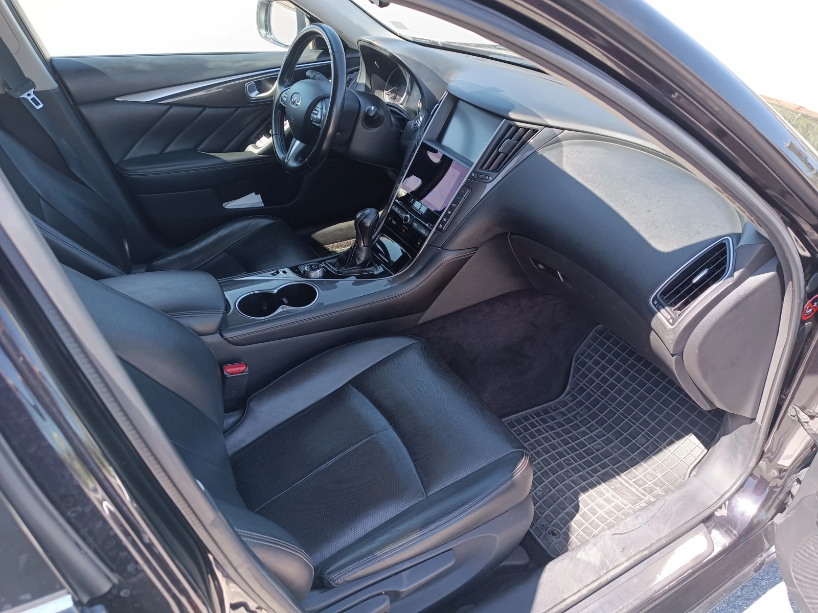 Infiniti Q50, снимка 10 - Автомобили и джипове - 55963763