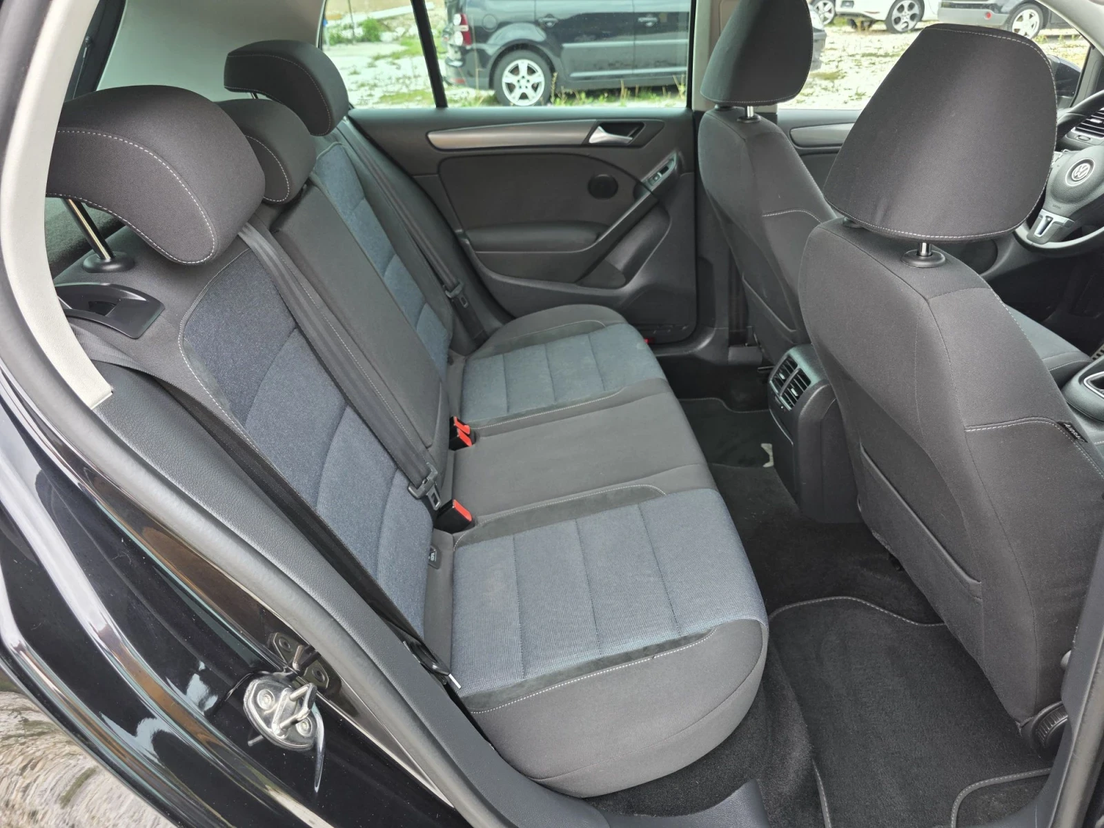VW Golf 2.0 TDI 4x4 Highline, снимка 14 - Автомобили и джипове - 55980623
