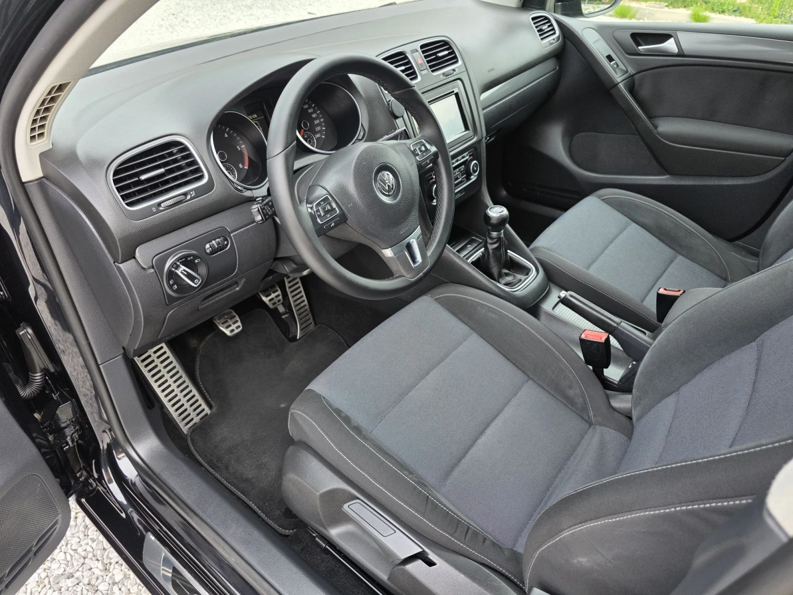 VW Golf 2.0 TDI 4x4 Highline, снимка 9 - Автомобили и джипове - 55980623