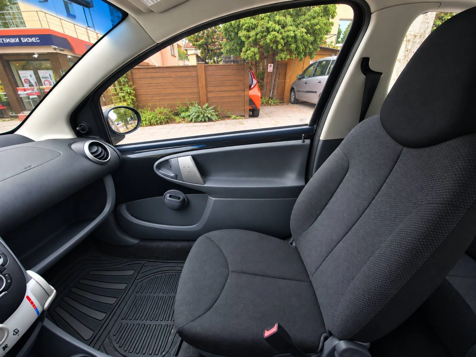 Toyota Aygo, снимка 5 - Автомобили и джипове - 56510328