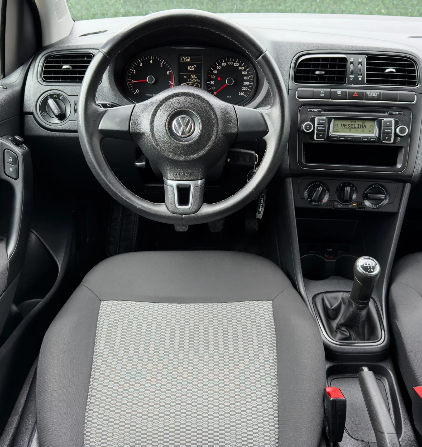 VW Polo 1.2i КЛИМАТИК, снимка 11 - Автомобили и джипове - 56742112
