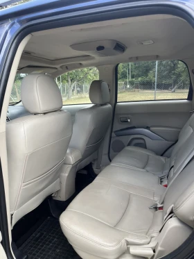 Mitsubishi Outlander 2.4 Instyle+ 4х4 7 Места ГАЗ, снимка 9