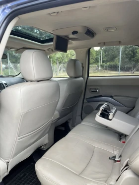 Mitsubishi Outlander 2.4 Instyle+ 4х4 7 Места ГАЗ, снимка 12