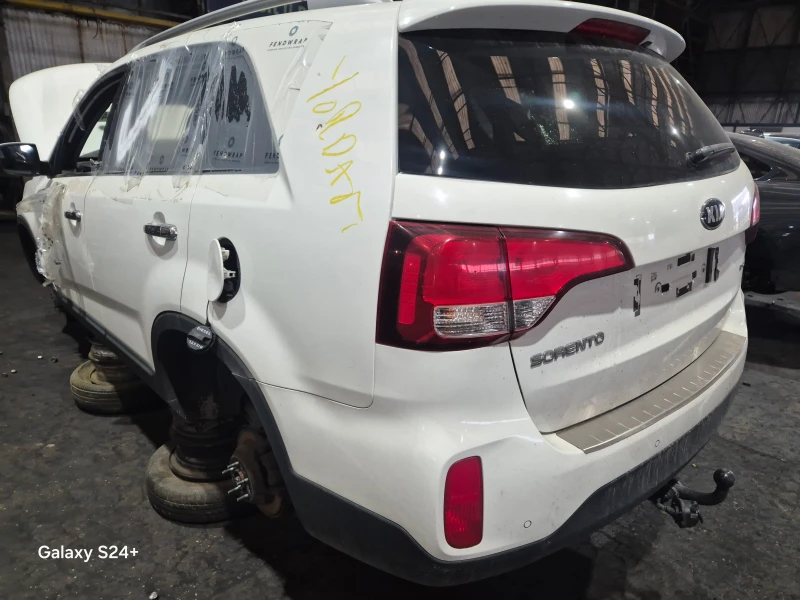 Kia Sorento 2.2DЧАСТИ, снимка 6 - Автомобили и джипове - 49758825