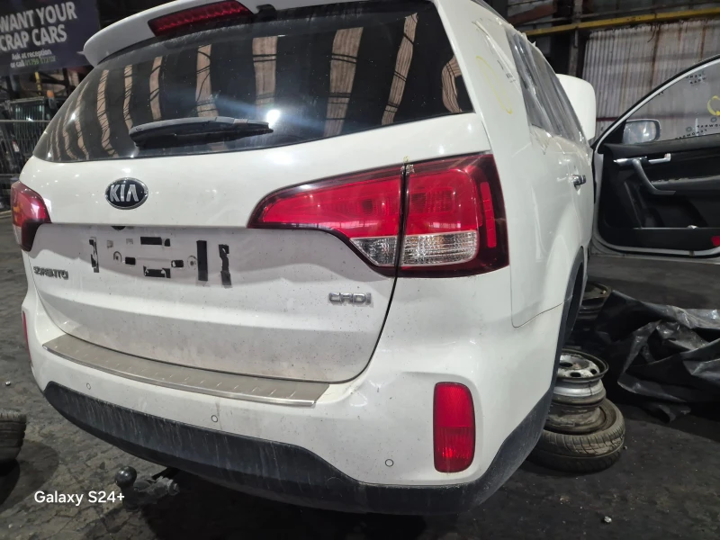 Kia Sorento 2.2DЧАСТИ, снимка 7 - Автомобили и джипове - 49758825