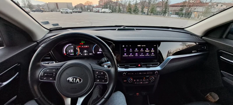 Kia Niro 2022, снимка 8 - Автомобили и джипове - 52951393