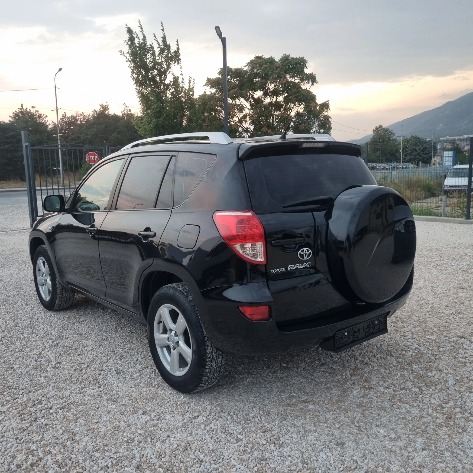 Toyota Rav4 2.0I Автоматик 4х4 - изображение 6