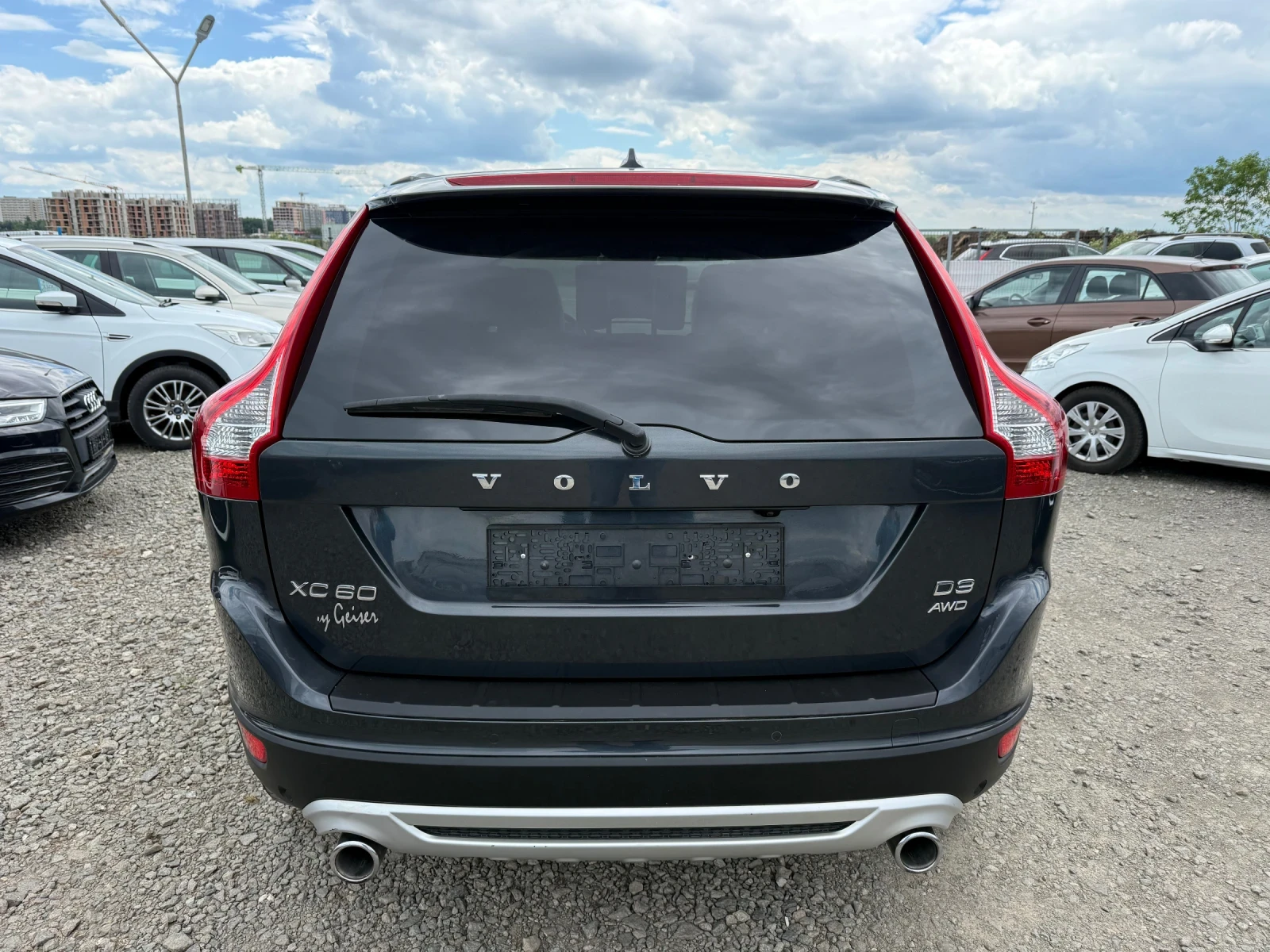 Volvo XC60 2.4D CH 4x4 R-design 233ks - изображение 4