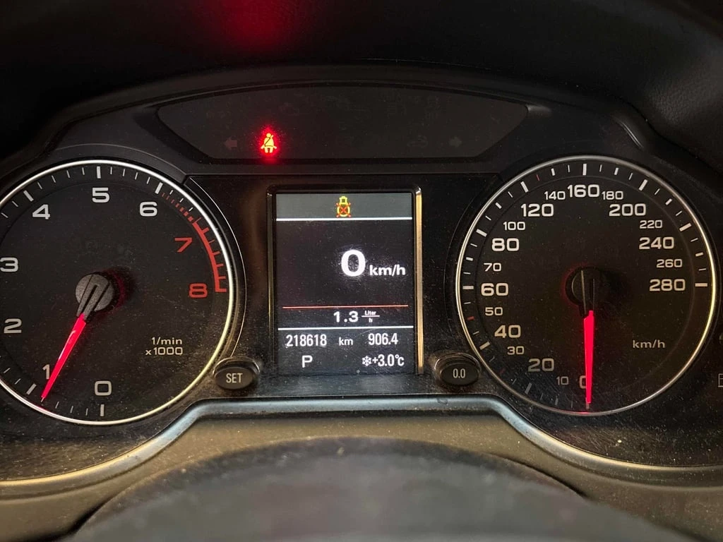 Audi Q5 * 2.0L Premium Plus * CARFAX * ЦЕНА ДО БЪЛГАРИЯ*  - изображение 8