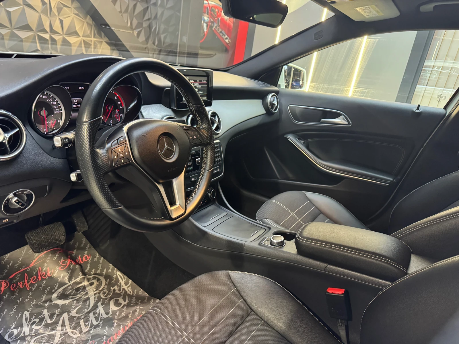 Mercedes-Benz GLA 200 d 4 MATIC * Камера *  - изображение 7