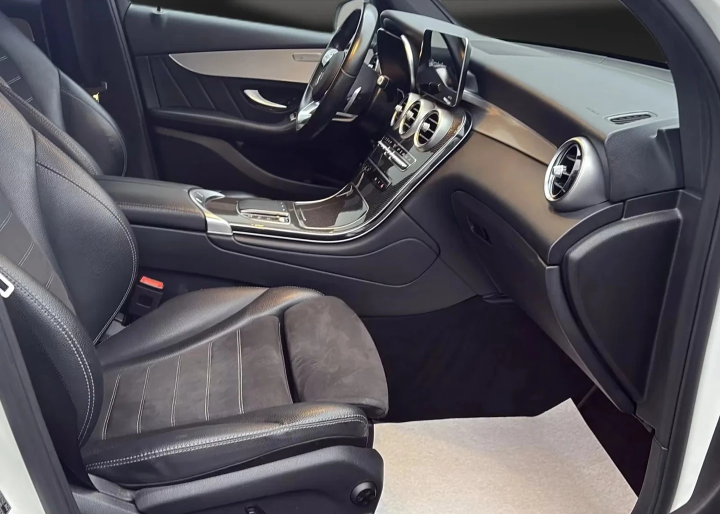 Mercedes-Benz GLC 300 e 4MATIC AMG-Line Coupe, снимка 5 - Автомобили и джипове - 54131141