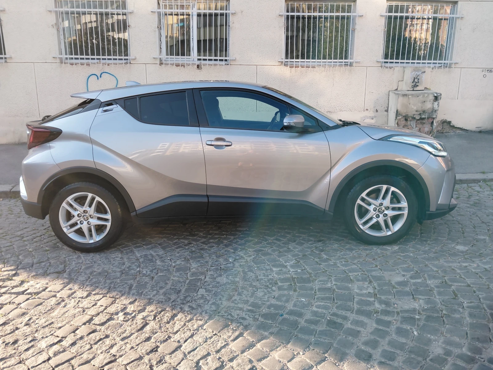 Toyota C-HR Бензин, снимка 6 - Автомобили и джипове - 54373931