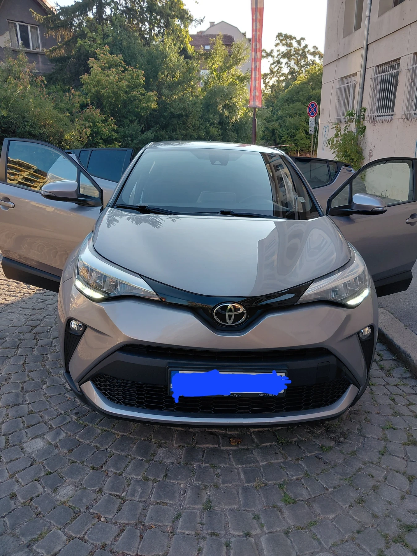 Toyota C-HR Бензин, снимка 2 - Автомобили и джипове - 54373931