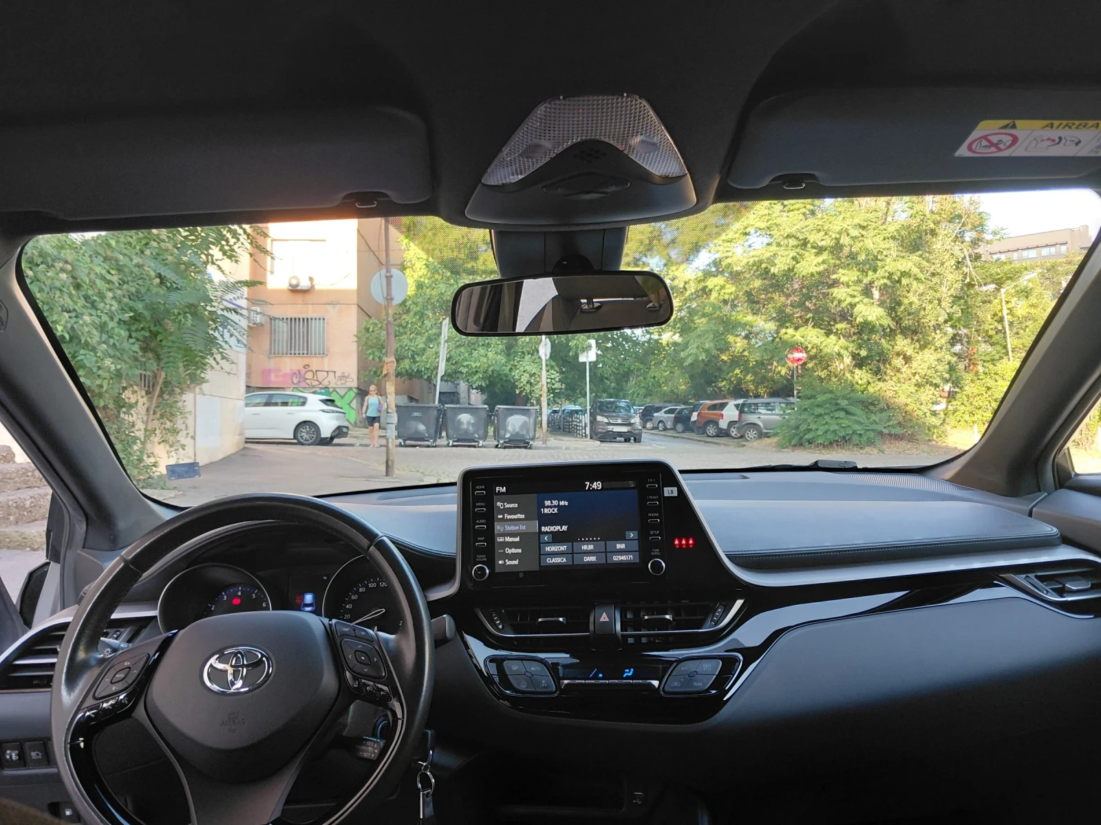 Toyota C-HR Бензин, снимка 12 - Автомобили и джипове - 54373931