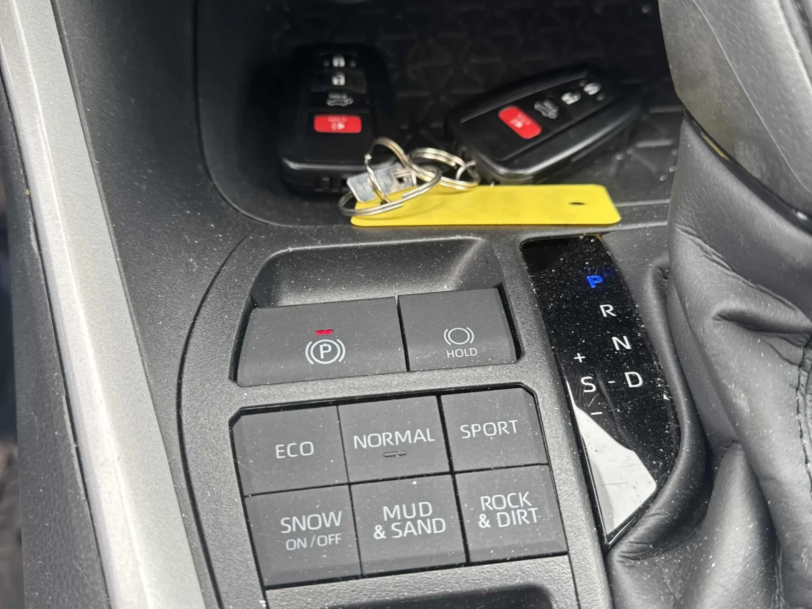 Toyota Rav4 XLE AWD * Keyless * CARFAX * АВТО КРЕДИТ * , снимка 10 - Автомобили и джипове - 54723058