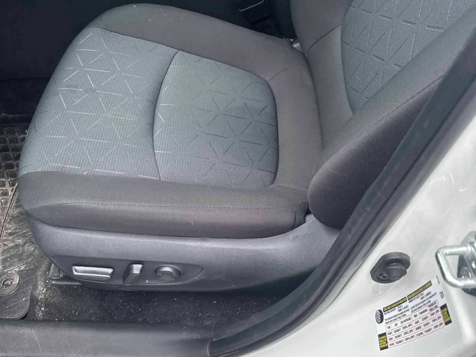Toyota Rav4 XLE AWD * Keyless * CARFAX * АВТО КРЕДИТ * , снимка 11 - Автомобили и джипове - 54723058