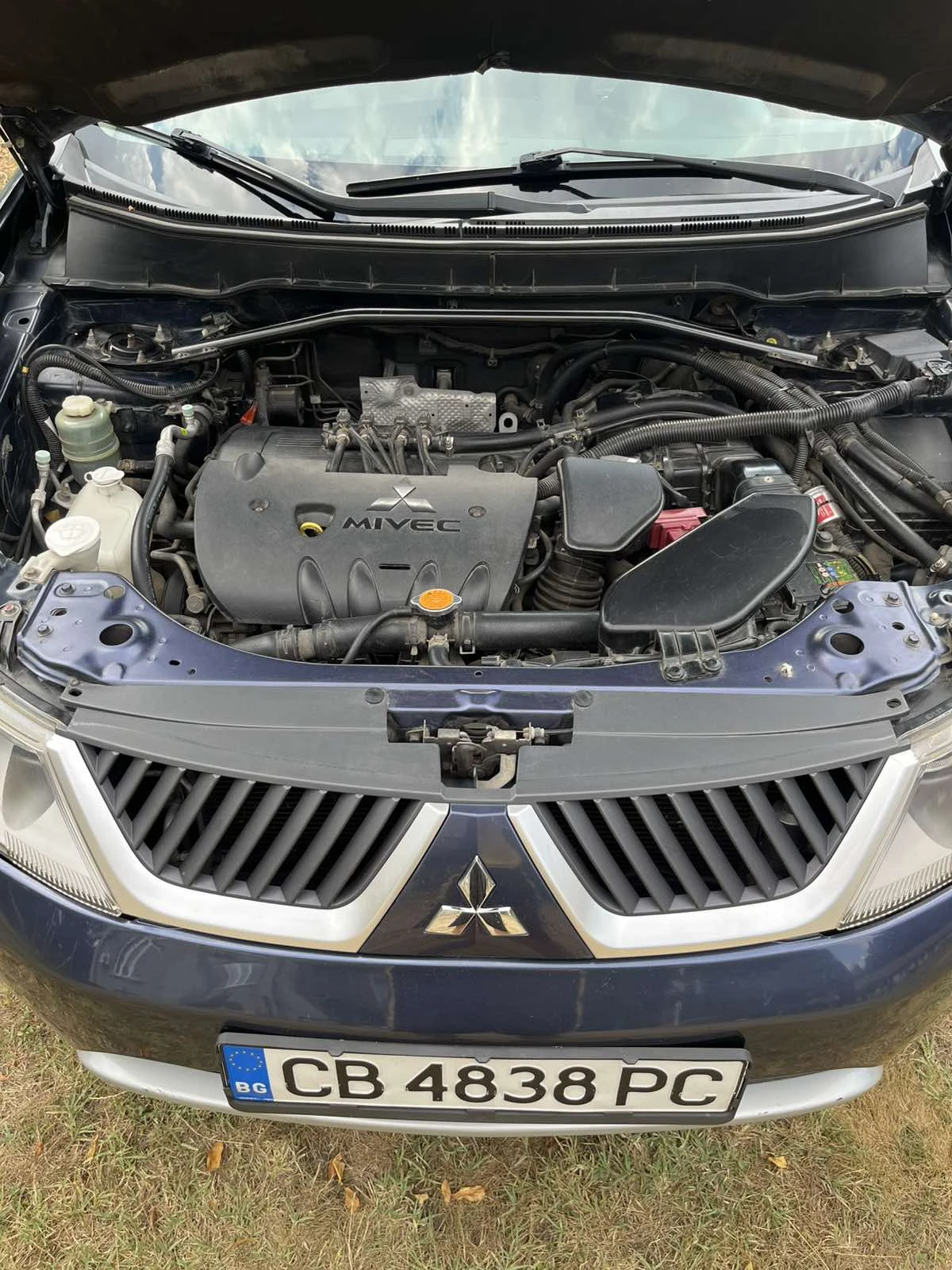 Mitsubishi Outlander 2.4 Instyle+ 4х4 7 Места ГАЗ, снимка 16 - Автомобили и джипове - 55825953