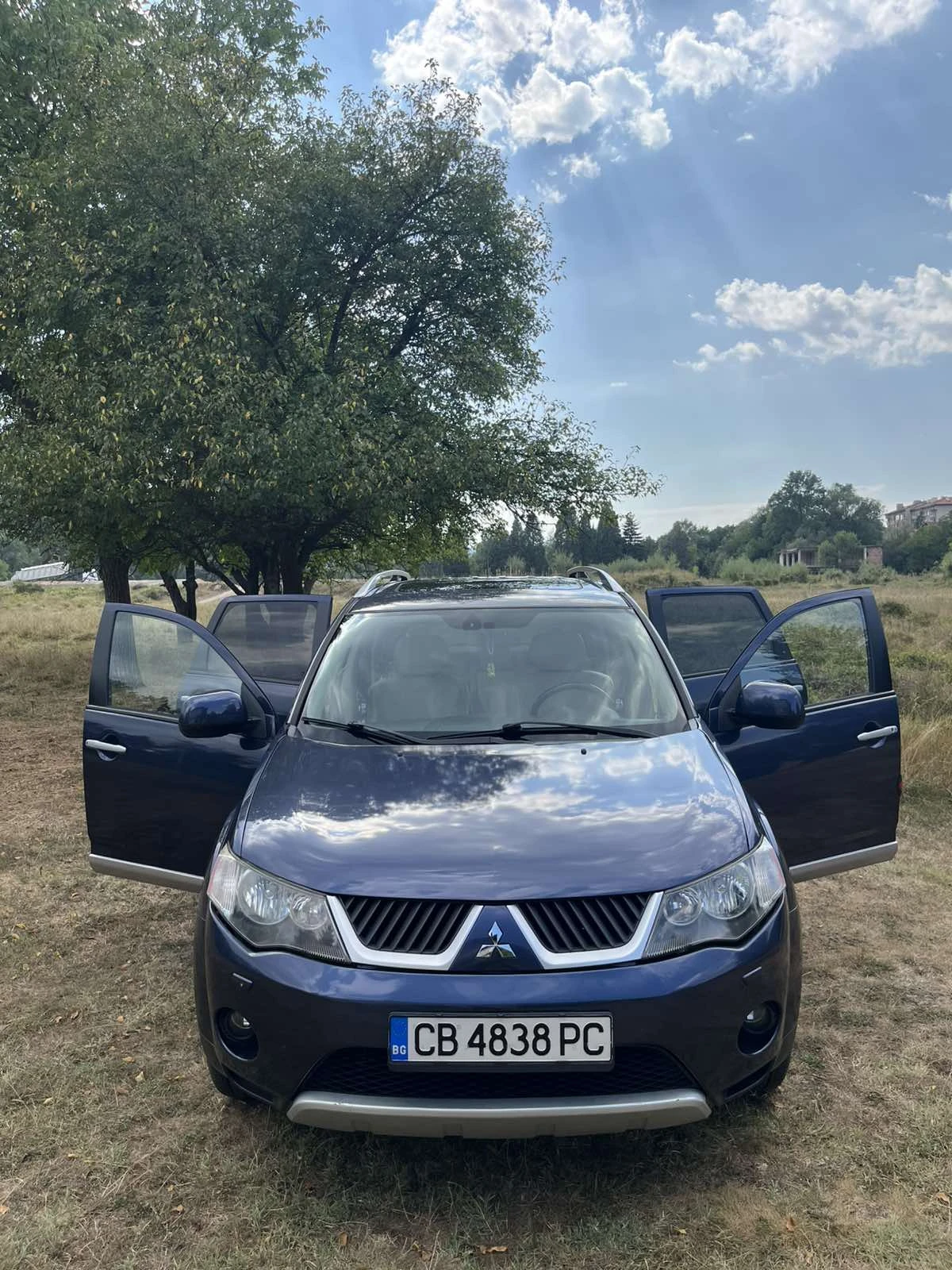 Mitsubishi Outlander 2.4 Instyle+ 4х4 7 Места ГАЗ, снимка 7 - Автомобили и джипове - 55825953