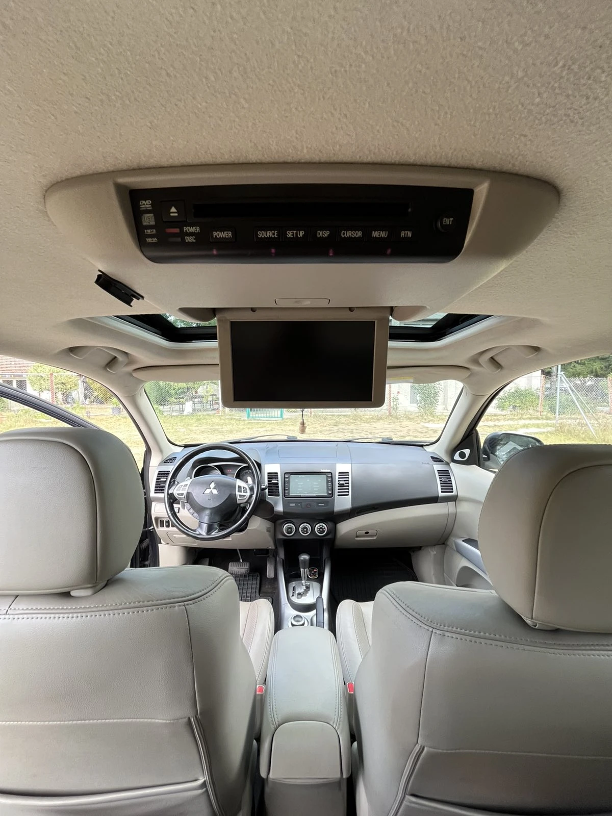 Mitsubishi Outlander 2.4 Instyle+ 4х4 7 Места ГАЗ, снимка 11 - Автомобили и джипове - 55825953