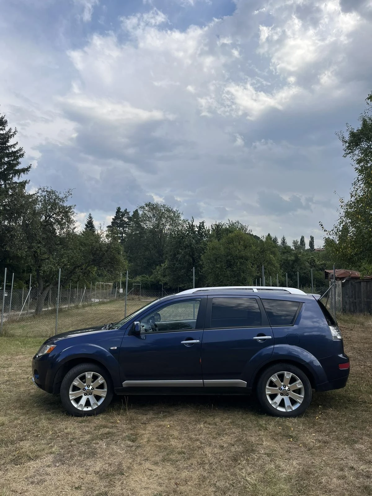 Mitsubishi Outlander 2.4 Instyle+ 4х4 7 Места ГАЗ, снимка 3 - Автомобили и джипове - 55825953