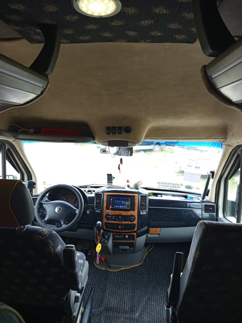 VW Crafter, снимка 11 - Бусове и автобуси - 51620719