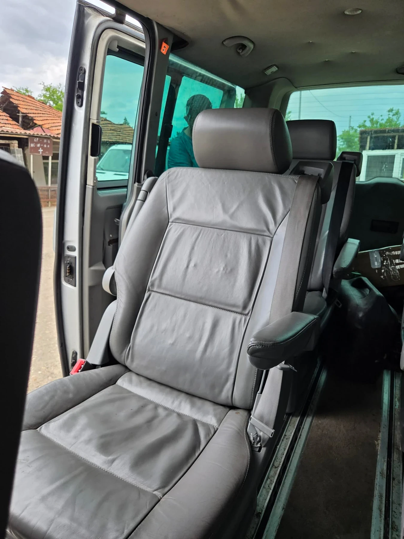 VW T5, снимка 5 - Бусове и автобуси - 54683165