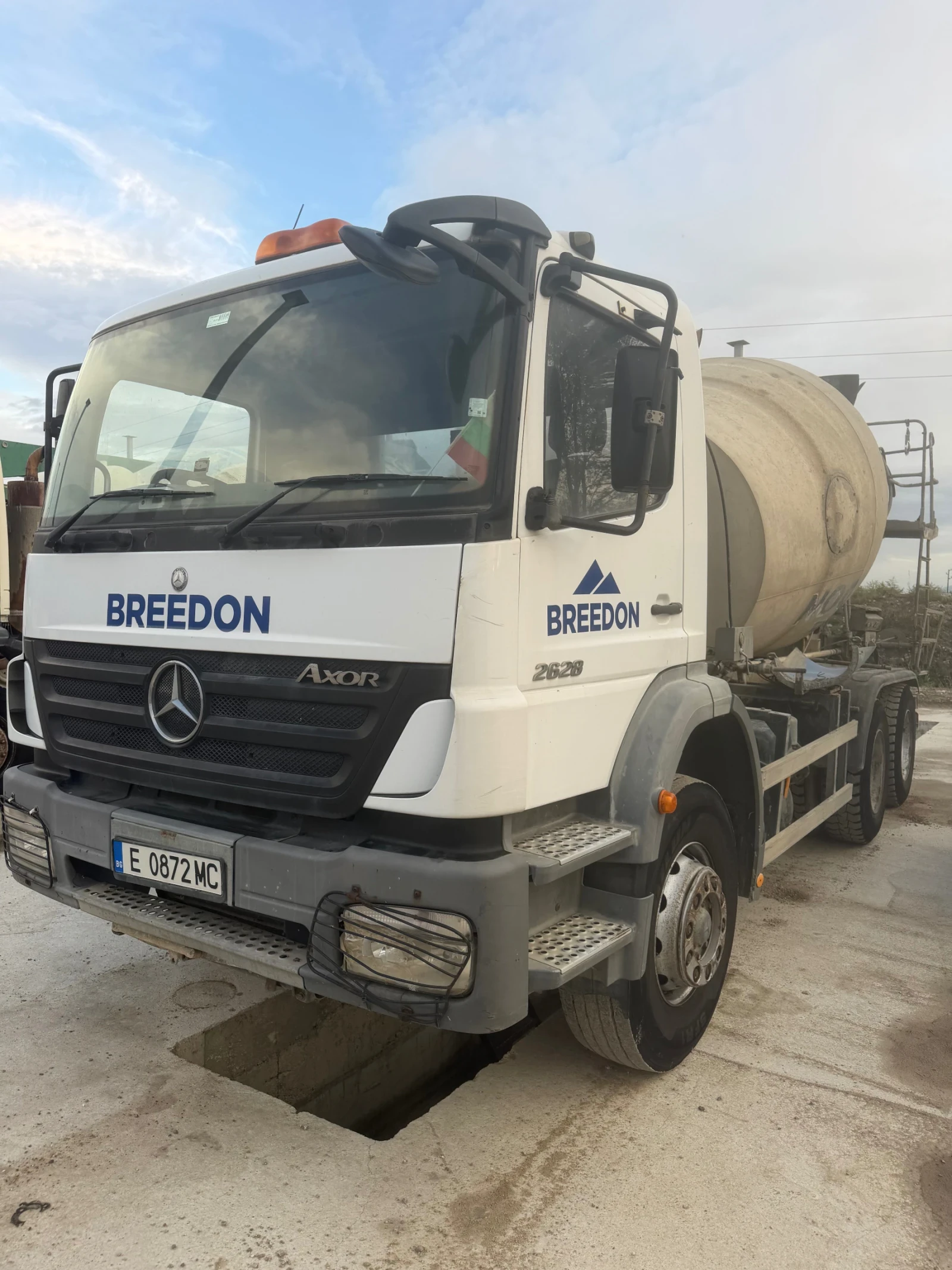 Mercedes-Benz 2628 2 броя десен волан 7.0 кубика