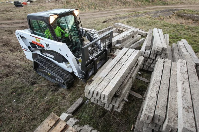 Мини челни товарачи Bobcat Т450, снимка 5 - Индустриална техника - 22487619