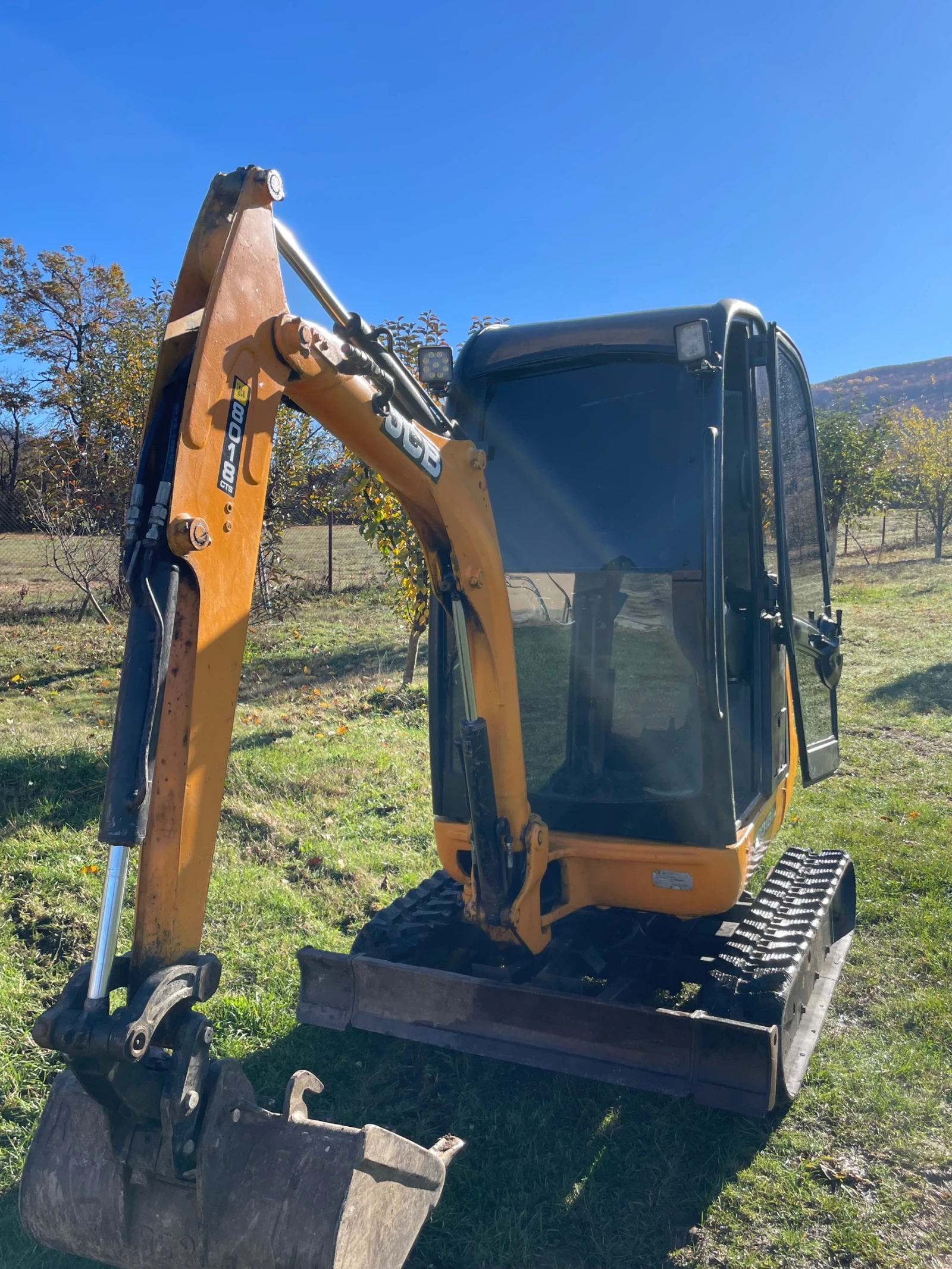 Багер JCB 8018 GTS - изображение 2