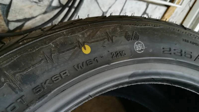 Гуми Летни 235/45R17, снимка 8 - Гуми и джанти - 26340778