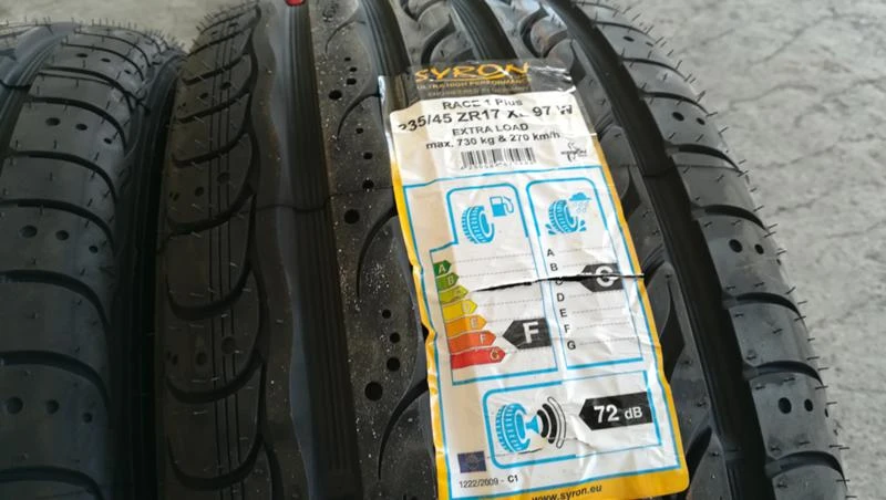 Гуми Летни 235/45R17, снимка 5 - Гуми и джанти - 26340778