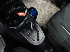 Toyota Prius C 1.5, снимка 9