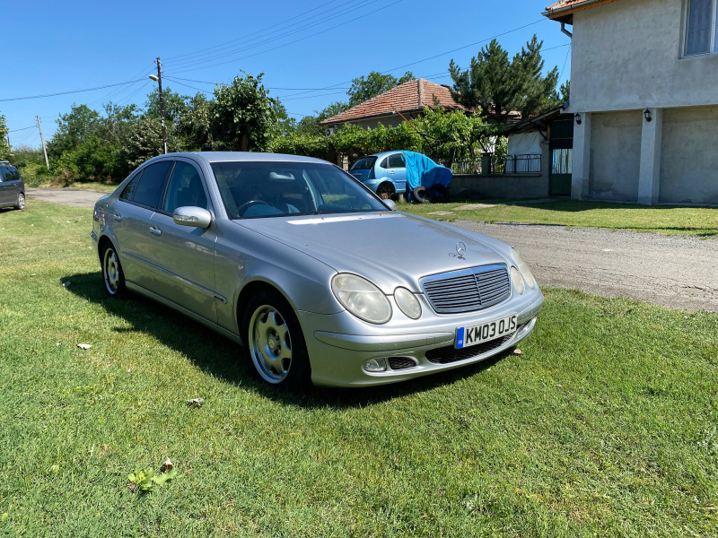 Mercedes-Benz E 200, снимка 1 - Автомобили и джипове - 46231595