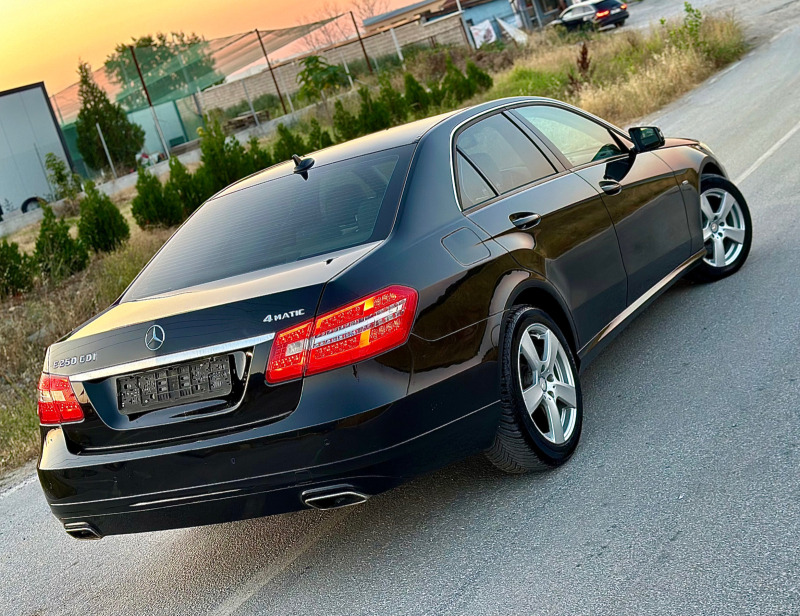 Mercedes-Benz E 250, снимка 3 - Автомобили и джипове - 46760589