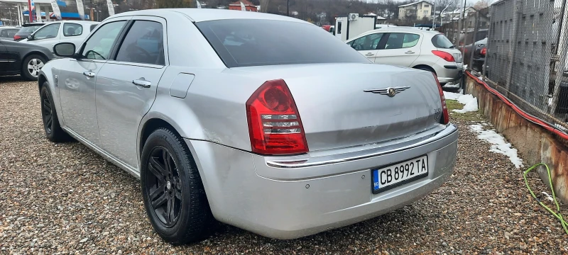 Chrysler 300c 2.7 Автоматик, снимка 5 - Автомобили и джипове - 47960268