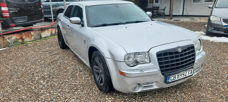 Chrysler 300c 2.7 Автоматик, снимка 1 - Автомобили и джипове - 47960268